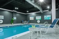 The Armon Stamford Hotel & Conference - Pools