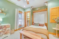 Secluded 3-bedroom cabin in serene Clarksville, close to local amenities.