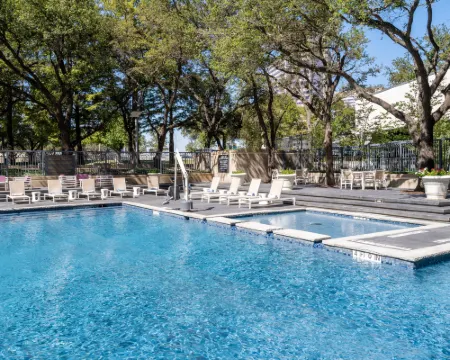 ฮิลตัน ดัลลัส ลินคอล์น เซ็นเตอร์ บาย เดอะ แกลเลอเรีย โรงแรมในแดลลัส