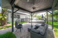 Riverhills Luxury Escape Pool, Firepit 13+ Beds