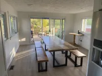 100 ft of private sandy beach on West Bay 3 miles from downtown TC.  Lic#2022-53 Elmwood Charter Township住宿飯店