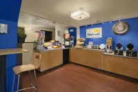 Days Inn & Suites by Wyndham Stevens Point - Frühstück