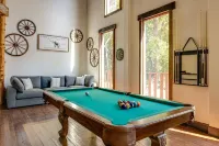 Lakefront Estate With 2 Kitchens Perfect for Events & Families