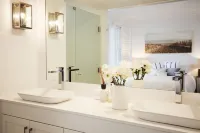 1 Free Night! Beach Front House Outdoor Hot Tub Sauna Hotels in Patonga
