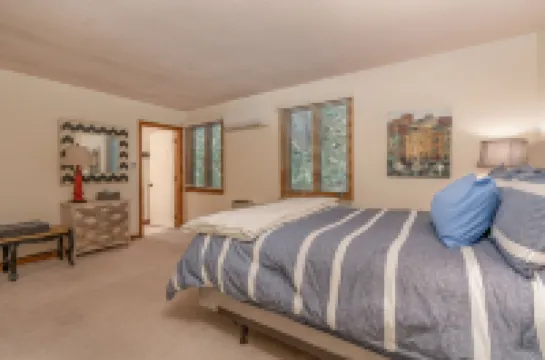 Quechee Club Access and Wood-Burning Stove - Exquisite Family Haven