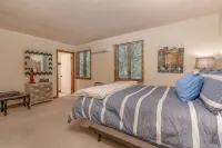 Open Concept, Wood-Burning Stove, Quechee Club Access - Exquisite Family Haven