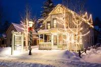 Cozy Condo with Hot Tubs and Pool Access - Charming Ski-in/Out Haven