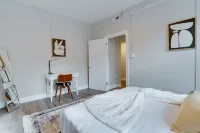 Charming Getaway with Modern Amenities - Stylish Comfort Retreat Hotels in Woodley Park