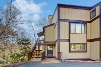 Two bedroom condo on golf course w/level entry + private balcony Hotels in Sugar Mountain