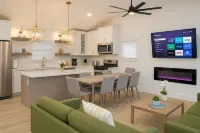 Spacious 4BR, 3BA Home/Oasis Yard Just Minutes from DFW! - Homestays