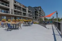 Breathtaking Lake Views and Cozy Fireplace - Stunning Luxury Retreat Hotels in Indian Point