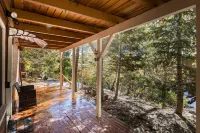 Kitchenette and Workspace Surrounded by Nature - Charming Hideaway Hotels in Crestline