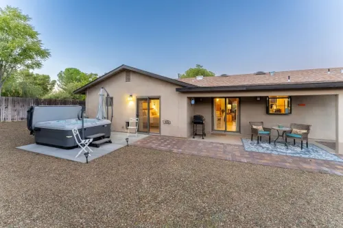 Serene Oasis Retreat - Hot Tub, Grill, Games, Relaxation