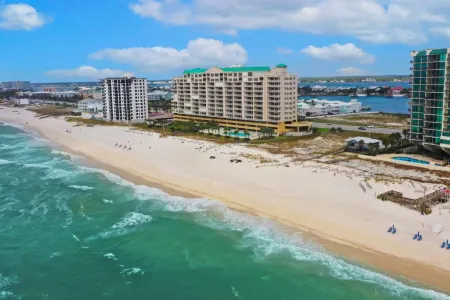 Regency Isle 711:,2 BR/2.5 BA, sleep 8, gulf-front