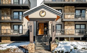 Top Floor Ski In Ski Out Condo - 0224d12000kja25ndB1EC R 339 206 R5 D