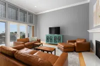 Ocean View Decks and Stylish Comfort - Gorgeous Coastal Retreat