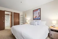 Charming Condo with Hot Tub and Pool Access - Cozy Mountain Escape Hotels in Summit Park