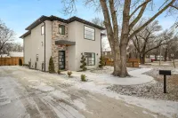 Bike Access and Luxury Amenities - Stunning Mountain Retreat