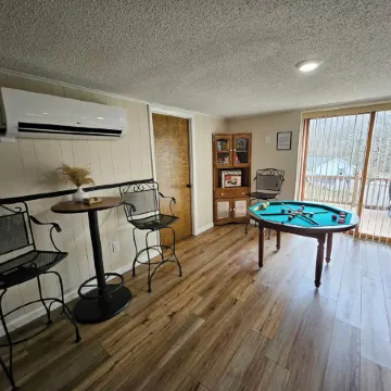 Charming 3-bedroom house with 1000sqft arcade style game room in awesome Bristol
