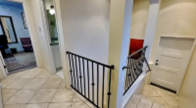 Private Garden and Colorful Décor - Charming Coastal Hideaway