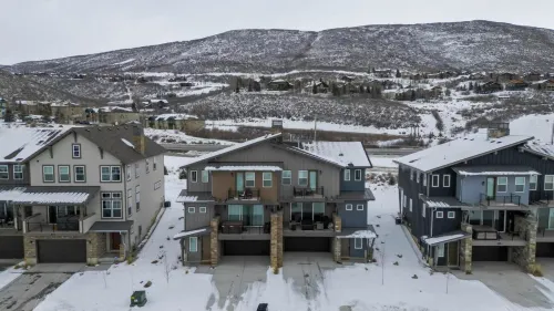 Incredible Views and Inviting Outdoor Space - Stunning Modern Retreat Hotels in Hideout