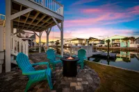 Expansive Deck and Hot Tub with Scenic Views - Stunning Coastal Haven