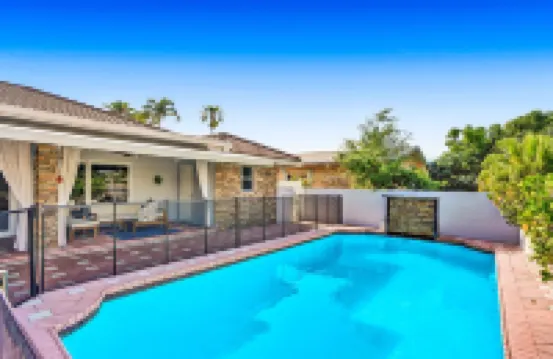 Luxurious Waterfront Home with Pool, Sauna and Game Room - Stunning Retreat