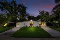 Spacious Villa with Pool, Games and Outdoor Lounge - Stunning Oasis