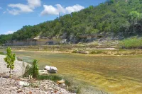 Stunning River Views and Spacious Outdoor Oasis - Captivating Retreat