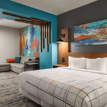 La Quinta Inn & Suites by Wyndham Austin South