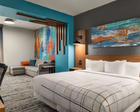 La Quinta Inn & Suites by Wyndham Austin South オースティンのホテル