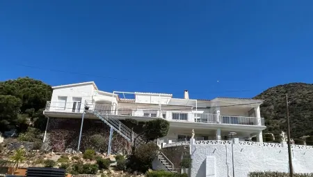 Magnifique Villa Avec Piscine et vue Panoramique Отели рядом с достопримечательностью «Aquabrava»