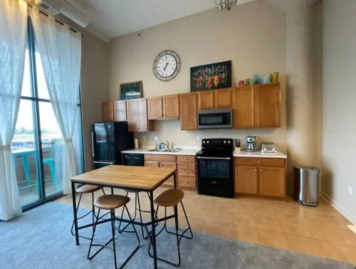 Downtown Condo with Pool View