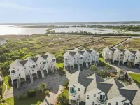 Luxe Sound & Beach Views, Beach Access, Pool, Linens Included!