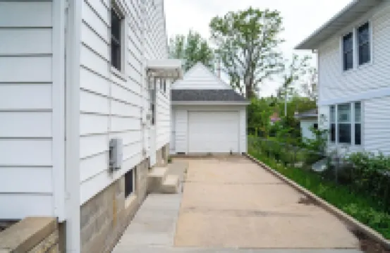 1742 Uptown // Stylish w/Updates, 3BD, Walk to Mayo, Pet Friendly