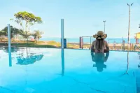 โรงแรม Pousada Roberto Monteiro - หน้าทะเล - สระว่ายน้ำแบบอินฟินิตี้