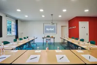 Kyriad Niort Est - la Crèche Hotels in Souvigne