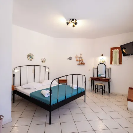 Froudi Cycladic Stay