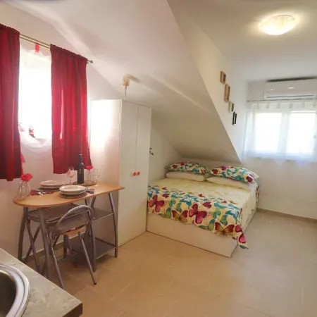 Apartments Clementina Sunrise Hotels in Orebic