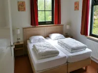 Cozy Furnished House with Garden Near Nature Reserve バントのホテル