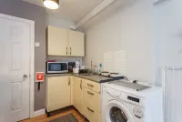 Shirley Apartments, Cozy Studio, 10 Min Drive to City Centre and Cruise Ship Terminals فنادق في Nursling and Rownhams