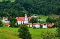 Oldhouse Knezovo - parking