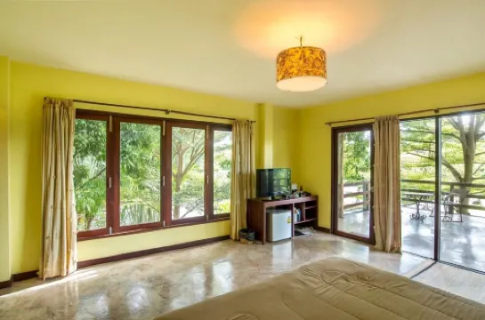 River CoCo Amphawa Hotels in Bang Khonthi