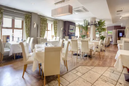 The Coach House Hotel Отели в г. Treanlaur