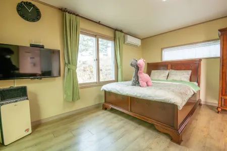 Lionhill Pension Отели рядом с достопримечательностью «Привет, остров Китти»