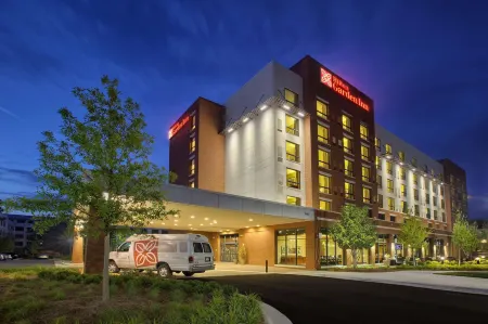 Hilton Garden Inn Durham-University Medical Center Отели рядом с достопримечательностью «Университет Дьюк»
