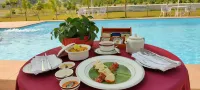 WelcomHeritage Cheetahgarh Resort & Spa - Swimmingpools