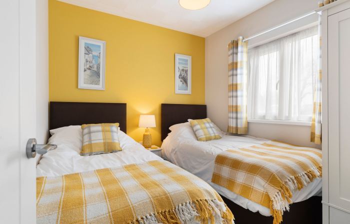 Bramble Cottage - Dog Friendly Cottage with Hot Tub
