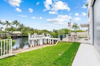 Unique Retreat - Unit D: Cool 2nd-floor Retreat Hotels in Deerfield Beach