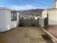 Welsh Retreat with Stunning Views, Sleeps Upto 4 Hôtels à : Trehafod